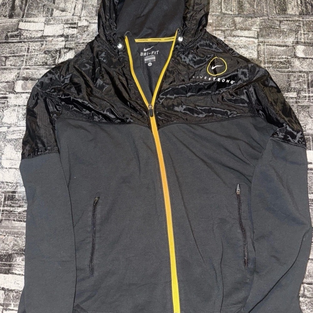Nike Black LiveStrong jacket size XL